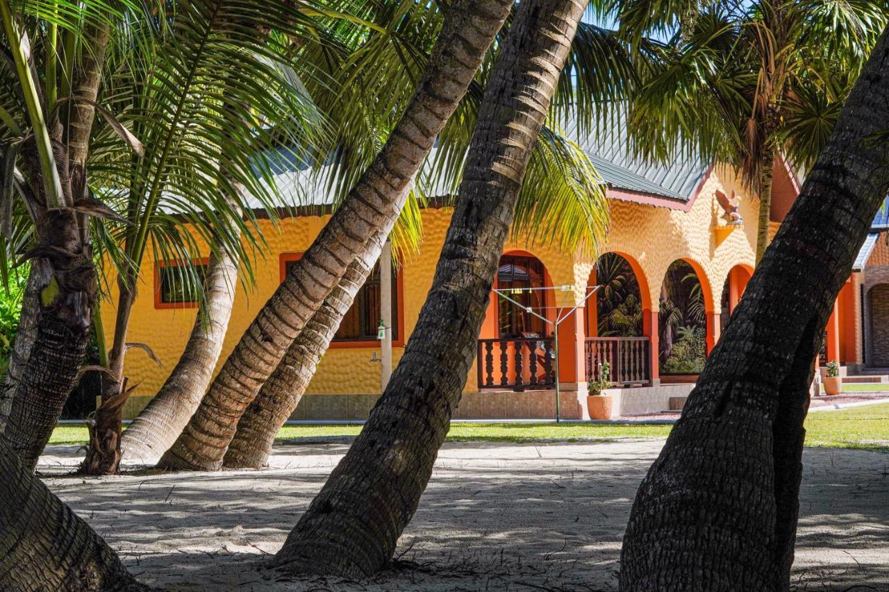 Anse Kerlan Beach Chalets Exteriör bild